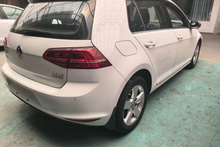 Used Volkswagen Golf 2016 230TSI Automatic Comfort Version Rear Right 45 Deg