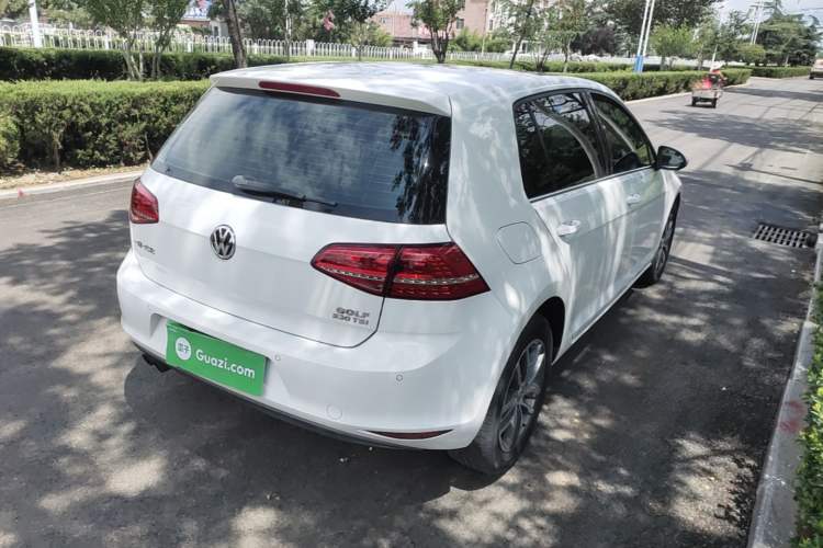 Used Volkswagen Golf 2016 230TSI Automatic Luxury Version Rear Right 45 Deg