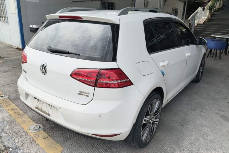 Used Volkswagen Golf 2016 1.6L Automatic Comfort Model Rear Right 45 Deg