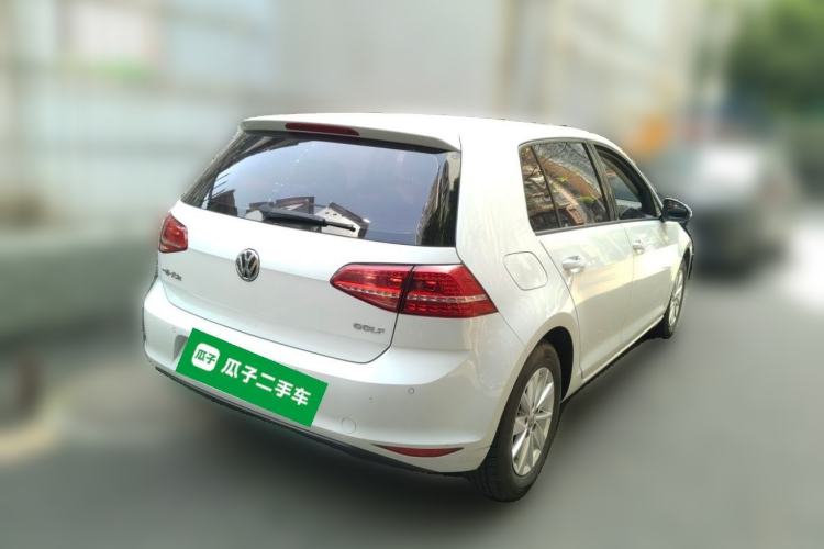 Used Volkswagen Golf 2016 1.6L Automatic Fashion Model Rear Right 45 Deg