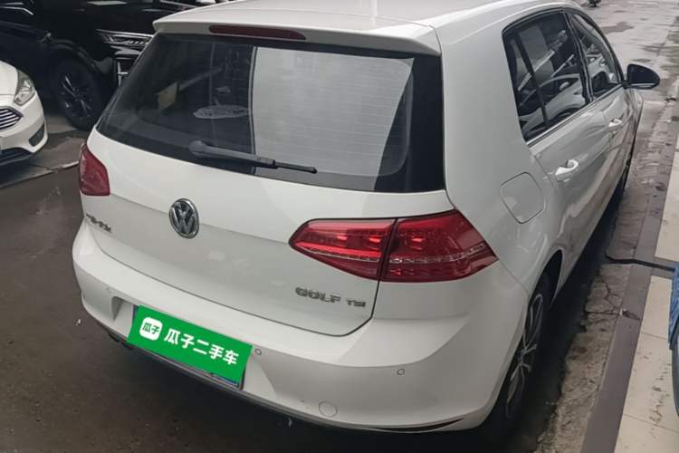 Used Volkswagen Golf 2016 230TSI Automatic Luxury Version Rear Right 45 Deg