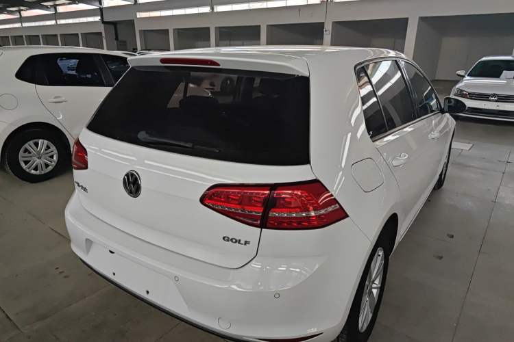 Used Volkswagen Golf 2016 1.6L Manual Fashion Edition Rear Right 45 Deg