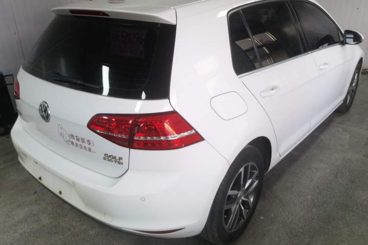 Used Volkswagen Golf 2016 230TSI Automatic Luxury Version Rear Right 45 Deg