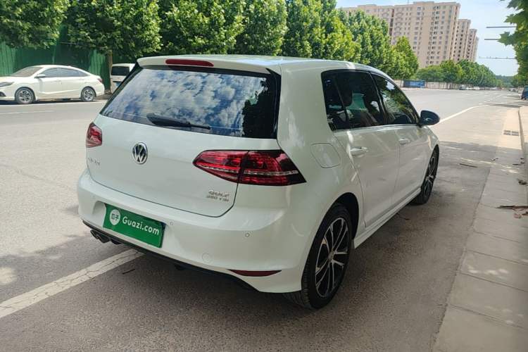 Used Volkswagen Golf 2016 1.4TSI Automatic R-Line Rear Right 45 Deg