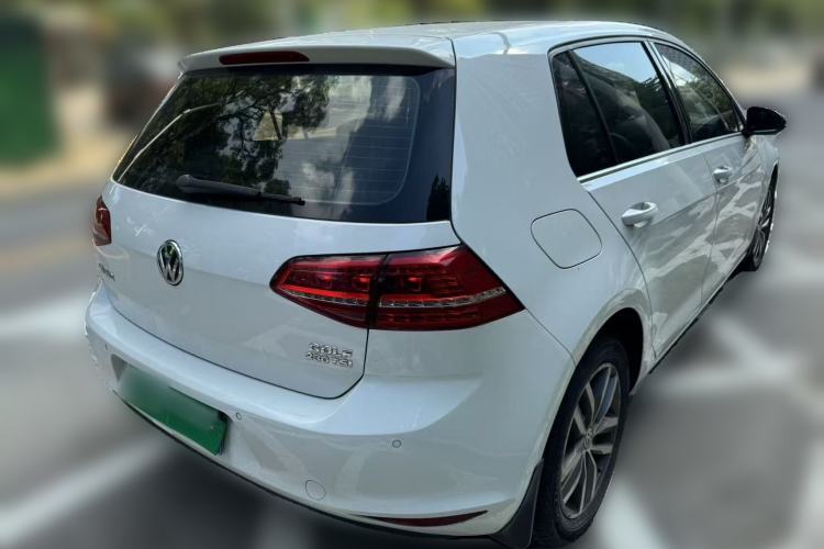 Used Volkswagen Golf 2016 230TSI Automatic Luxury Version Rear Right 45 Deg