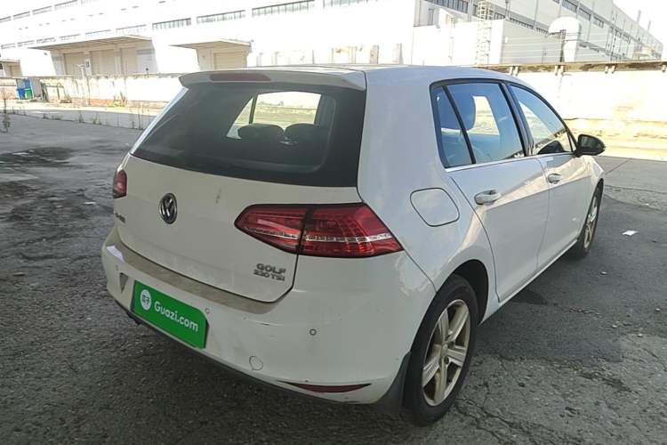 Used Volkswagen Golf 2016 230TSI Automatic Comfort Version Rear Right 45 Deg