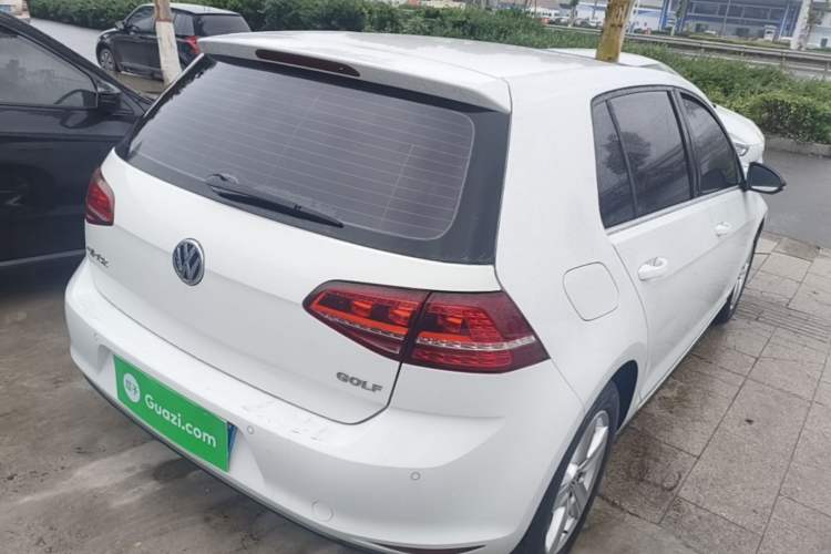 Used Volkswagen Golf 2016 1.6L Automatic Comfort Model Rear Right 45 Deg