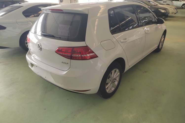 Used Volkswagen Golf 2016 1.6L Automatic Fashion Model Rear Right 45 Deg