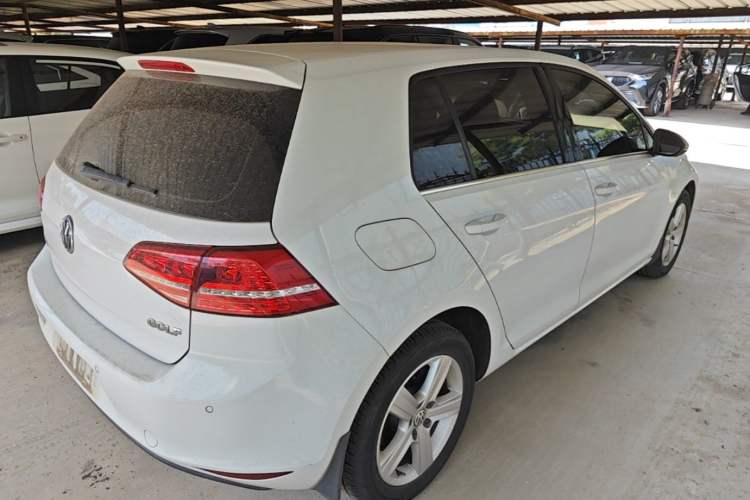 Used Volkswagen Golf 2016 1.6L Automatic Comfort Model Rear Right 45 Deg