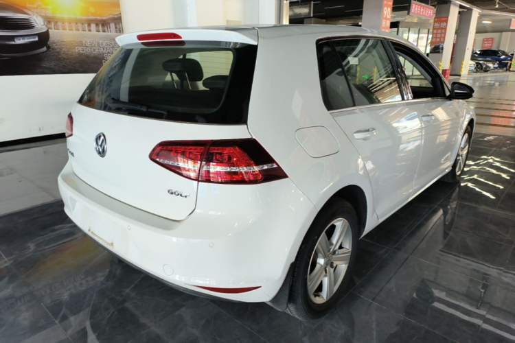 Used Volkswagen Golf 2016 1.6L Automatic Comfort Model Rear Right 45 Deg