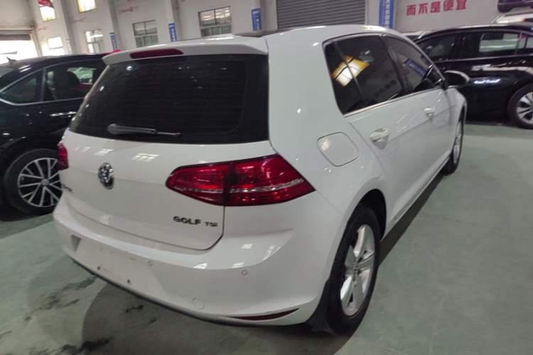 Used Volkswagen Golf 2016 230TSI Automatic Comfort Version Rear Right 45 Deg