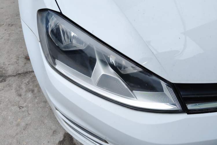 Used Volkswagen Golf 2016 1.6L Automatic Fashion Model Right Front Headlight