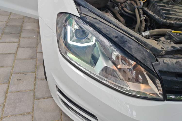 Used Volkswagen Golf 2016 230TSI Automatic Luxury Version Right Front Headlight