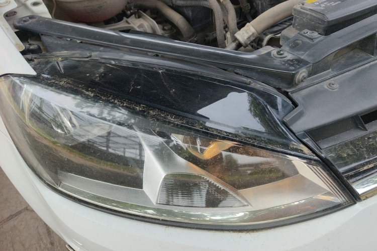 Used Volkswagen Golf 2016 230TSI Automatic Comfort Version Right Front Headlight