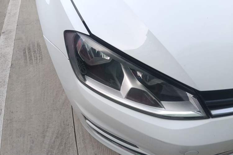 Used Volkswagen Golf 2016 230TSI Automatic Comfort Version Right Front Headlight