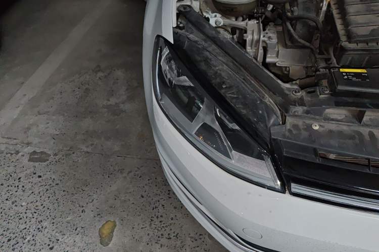 Used Volkswagen Golf 2016 1.6L Automatic Comfort Model Right Front Headlight