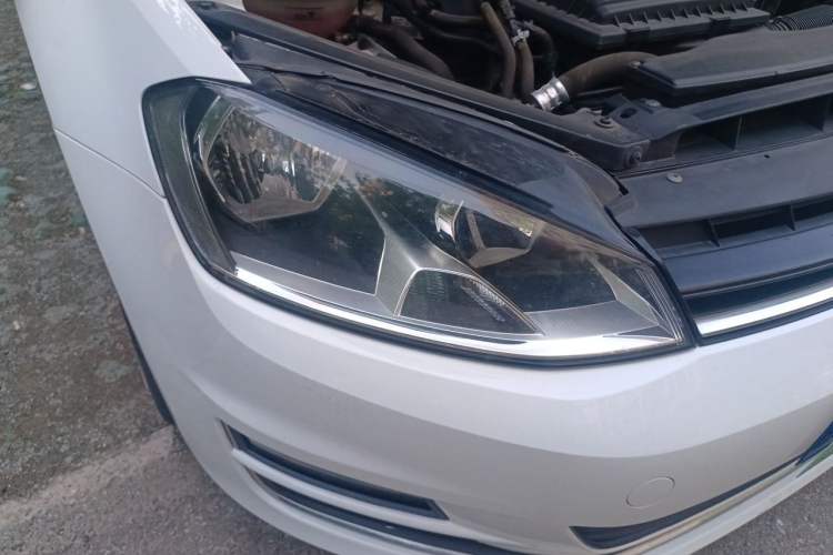 Used Volkswagen Golf 2016 230TSI Automatic Luxury Version Right Front Headlight