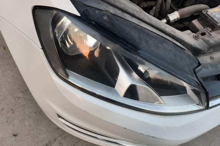 Used Volkswagen Golf 2016 230TSI Automatic Comfort Version Right Front Headlight