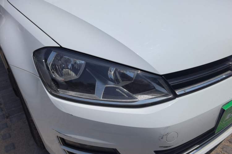 Used Volkswagen Golf 2016 1.6L Manual Fashion Edition Right Front Headlight
