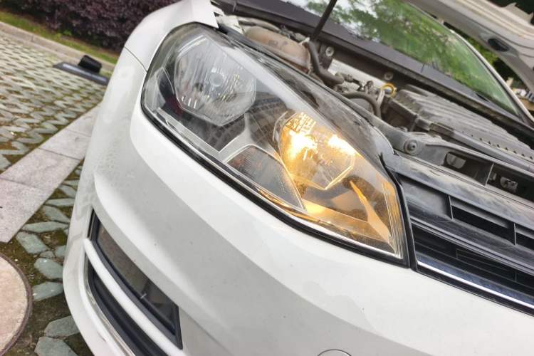 Used Volkswagen Golf 2016 1.6L Automatic Comfort Model Right Front Headlight