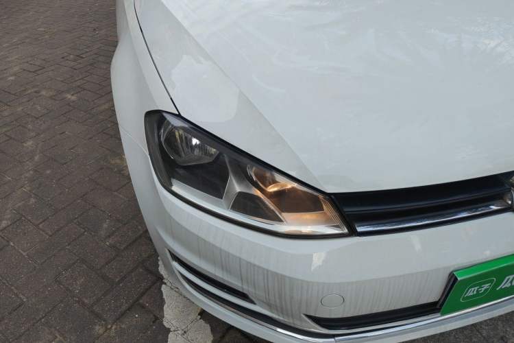 Used Volkswagen Golf 2016 1.6L Automatic Fashion Model Right Front Headlight