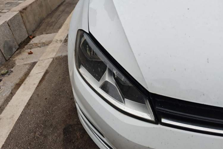 Used Volkswagen Golf 2016 1.6L Automatic Fashion Model Right Front Headlight