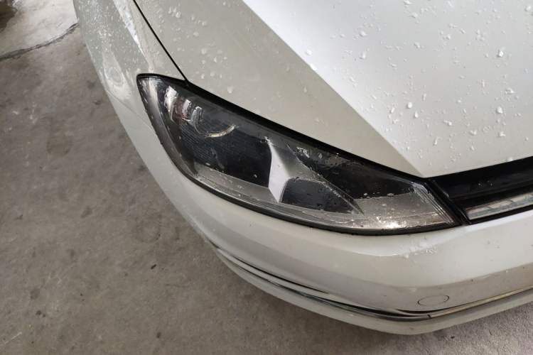 Used Volkswagen Golf 2016 230TSI Automatic Luxury Version Right Front Headlight