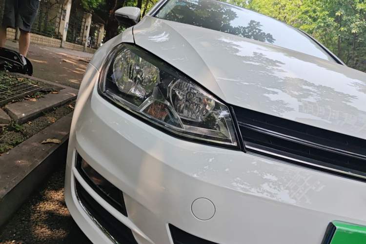 Used Volkswagen Golf 2016 230TSI Automatic Comfort Version Right Front Headlight