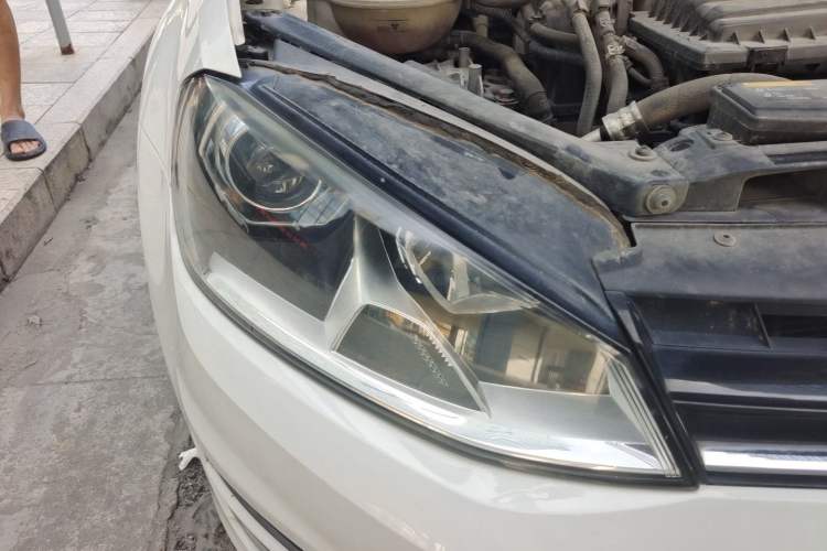 Used Volkswagen Golf 2016 230TSI Automatic Comfort Version Right Front Headlight