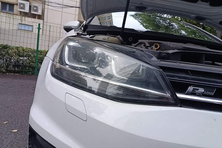 Used Volkswagen Golf 2016 1.4TSI Automatic R-Line Right Front Headlight
