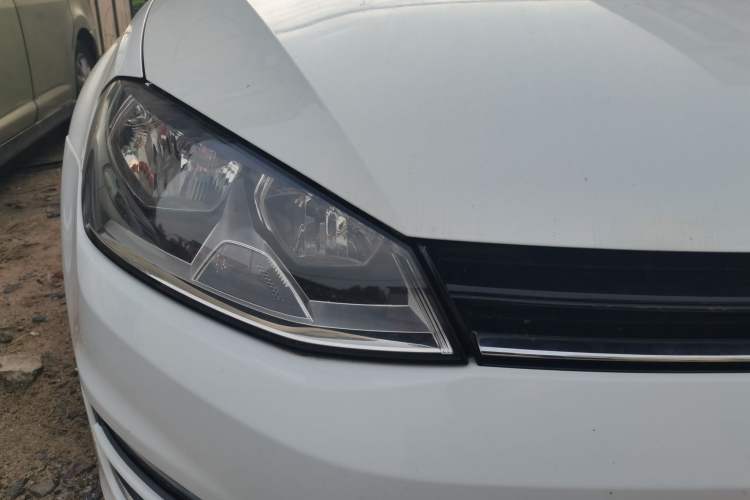 Used Volkswagen Golf 2016 230TSI Automatic Luxury Version Right Front Headlight
