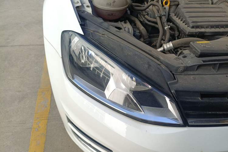 Used Volkswagen Golf 2016 230TSI Automatic Comfort Version Right Front Headlight