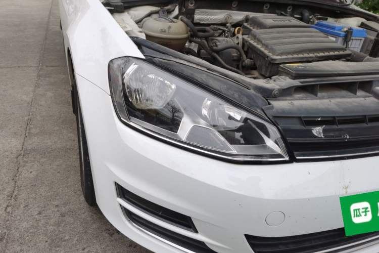 Used Volkswagen Golf 2016 1.6L Automatic Comfort Model Right Front Headlight