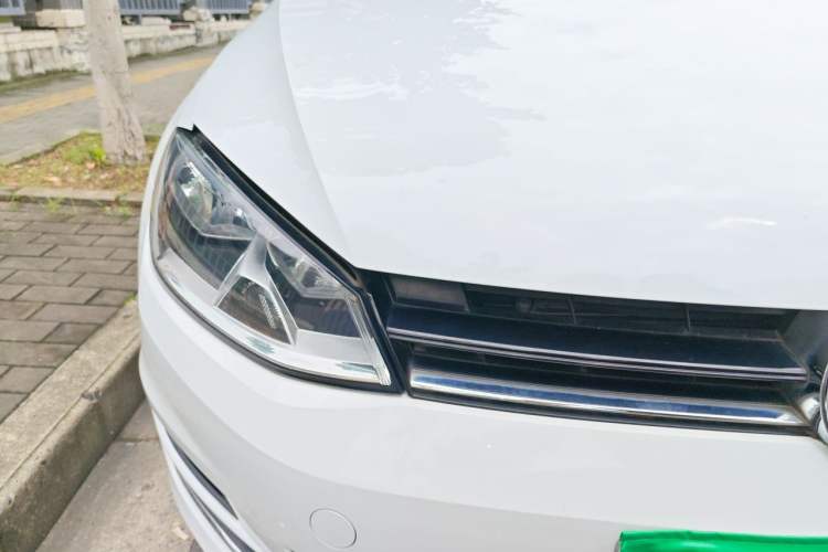 Used Volkswagen Golf 2016 1.6L Automatic Comfort Model Right Front Headlight