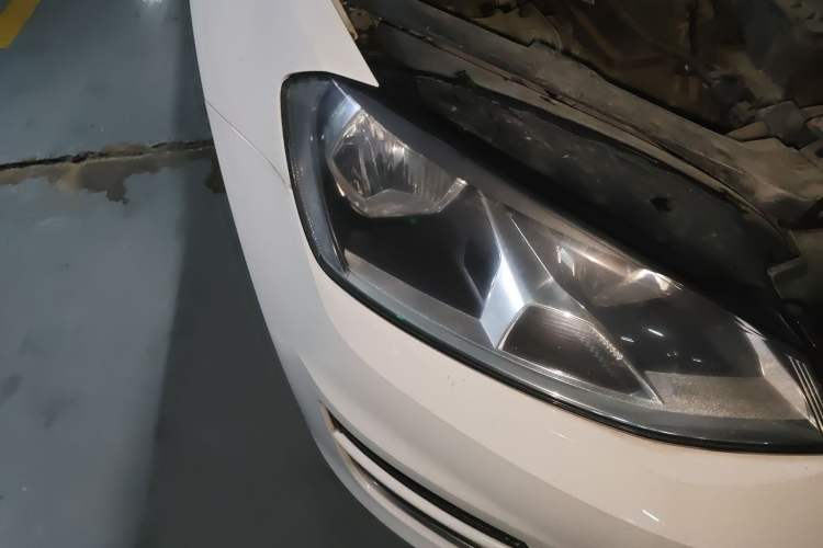 Used Volkswagen Golf 2016 1.6L Automatic Fashion Model Right Front Headlight