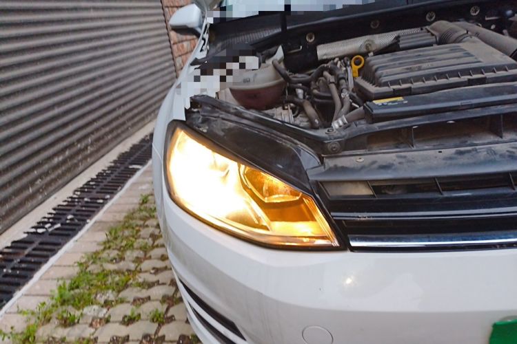 Used Volkswagen Golf 2016 230TSI Automatic Luxury Version Right Front Headlight