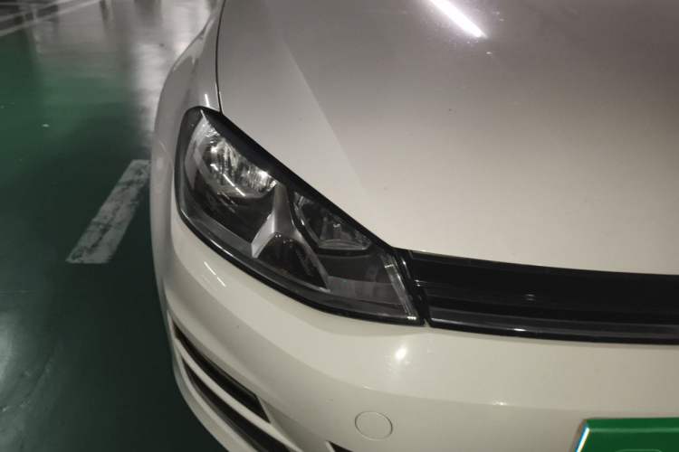 Used Volkswagen Golf 2016 1.6L Automatic Comfort Model Right Front Headlight