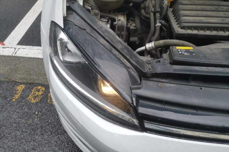 Used Volkswagen Golf 2016 1.4 TSI 25th Anniversary Edition Right Front Headlight