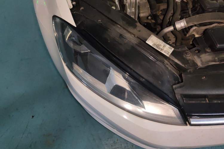 Used Volkswagen Golf 2016 230TSI Automatic Luxury Version Right Front Headlight