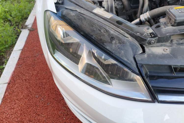 Used Volkswagen Golf 2016 230TSI Automatic Comfort Version Right Front Headlight