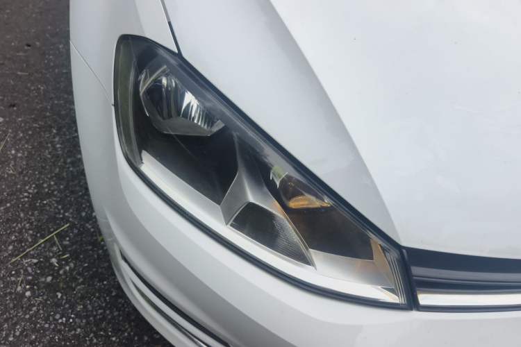Used Volkswagen Golf 2016 1.6L Automatic Comfort Model Right Front Headlight