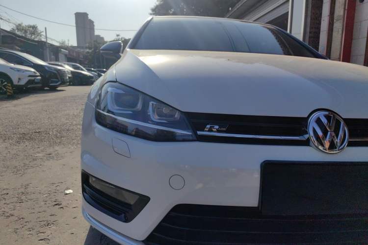 Used Volkswagen Golf 2016 1.4TSI Automatic R-Line Right Front Headlight