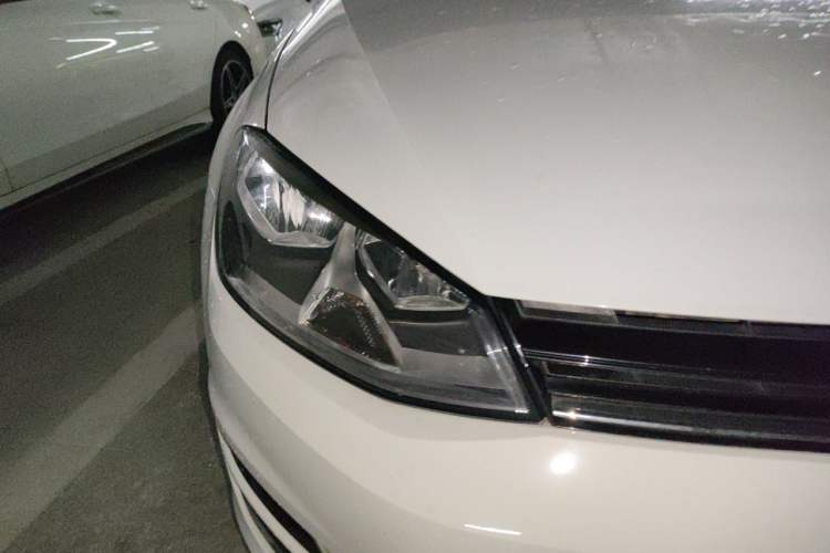 Used Volkswagen Golf 2016 230TSI Automatic Comfort Version Right Front Headlight