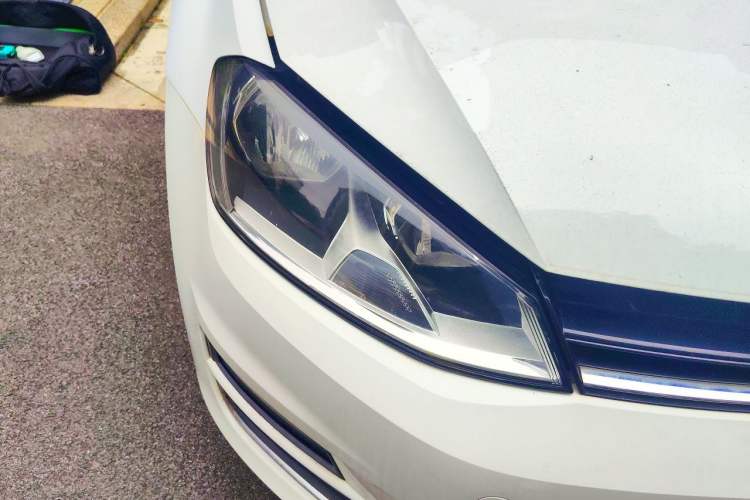 Used Volkswagen Golf 2016 230TSI Automatic Comfort Version Right Front Headlight