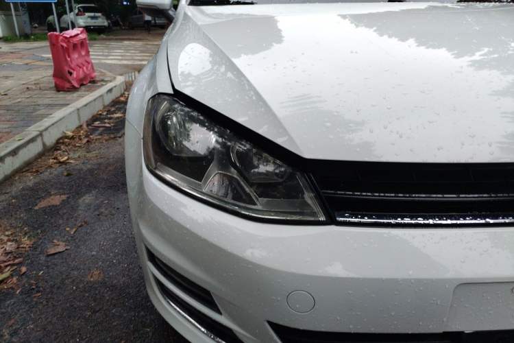 Used Volkswagen Golf 2016 230TSI Automatic Luxury Version Right Front Headlight