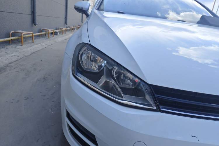 Used Volkswagen Golf 2016 230TSI Automatic Comfort Version Right Front Headlight