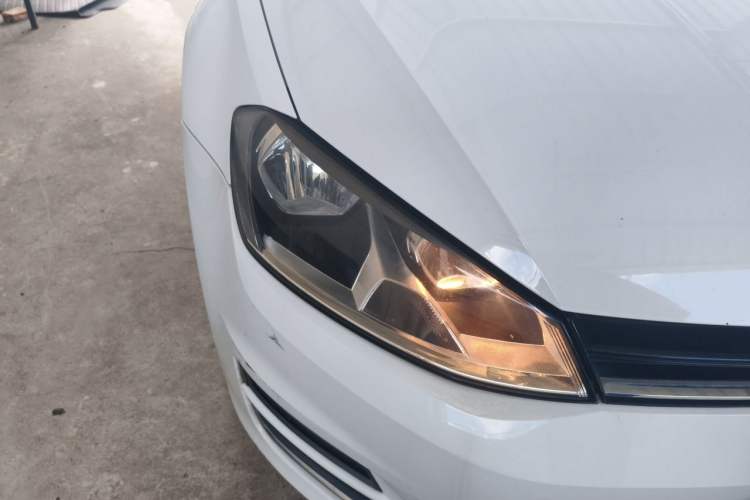 Used Volkswagen Golf 2016 230TSI Automatic Comfort Version Right Front Headlight