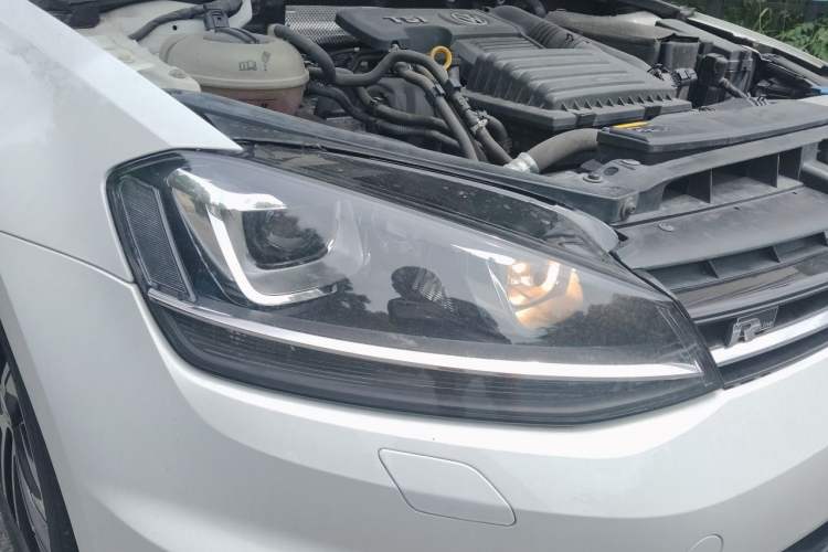 Used Volkswagen Golf 2016 1.4TSI Automatic R-Line Right Front Headlight