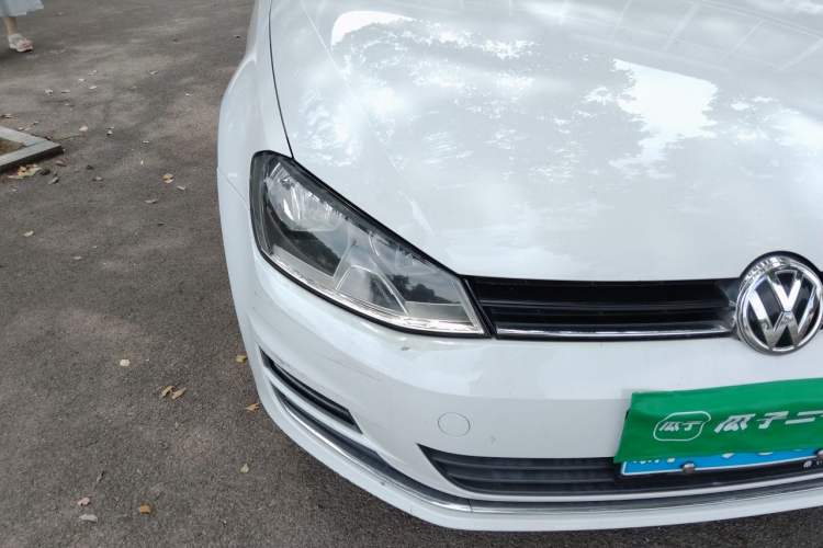 Used Volkswagen Golf 2016 230TSI Automatic Comfort Version Right Front Headlight