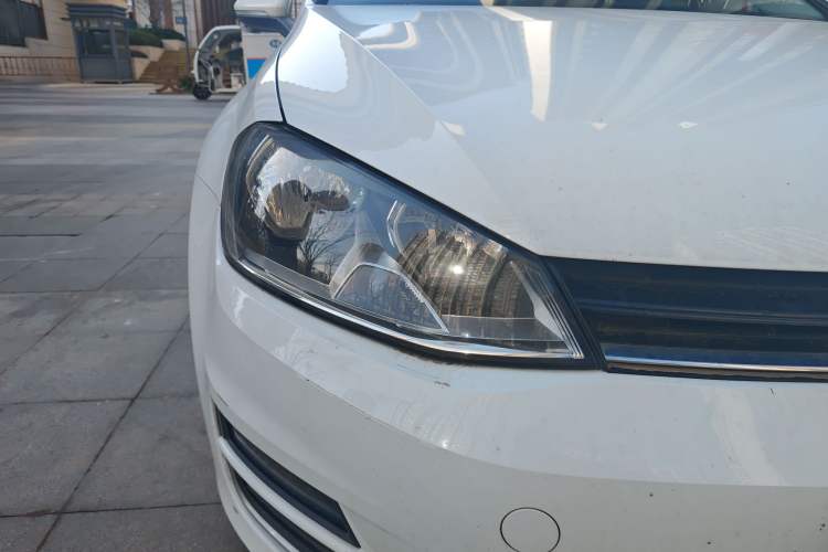 Used Volkswagen Golf 2016 230TSI Automatic Comfort Version Right Front Headlight